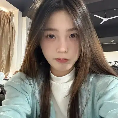 侯芳